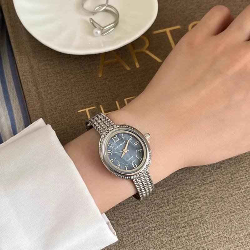 2025 waterproof quartz watch birthday gift retro light luxury classic trend women's watch elegant and simple