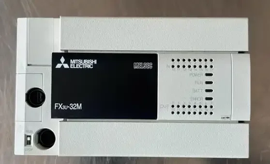 FX3U-32MR/ES-A máquina de desmontagem usada