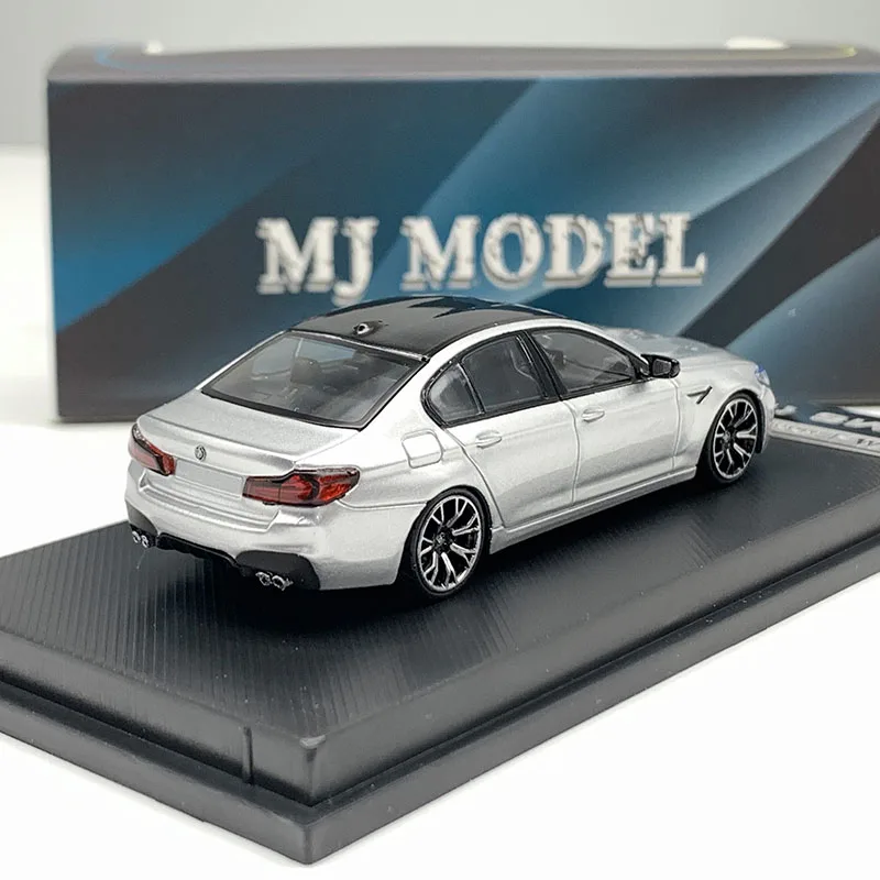 

Коллекционная модель автомобиля MJ 1:64 M5 F90 седан из сплава, статическая, для декора, праздничные подарки, игрушки, классический сувенир, подарок