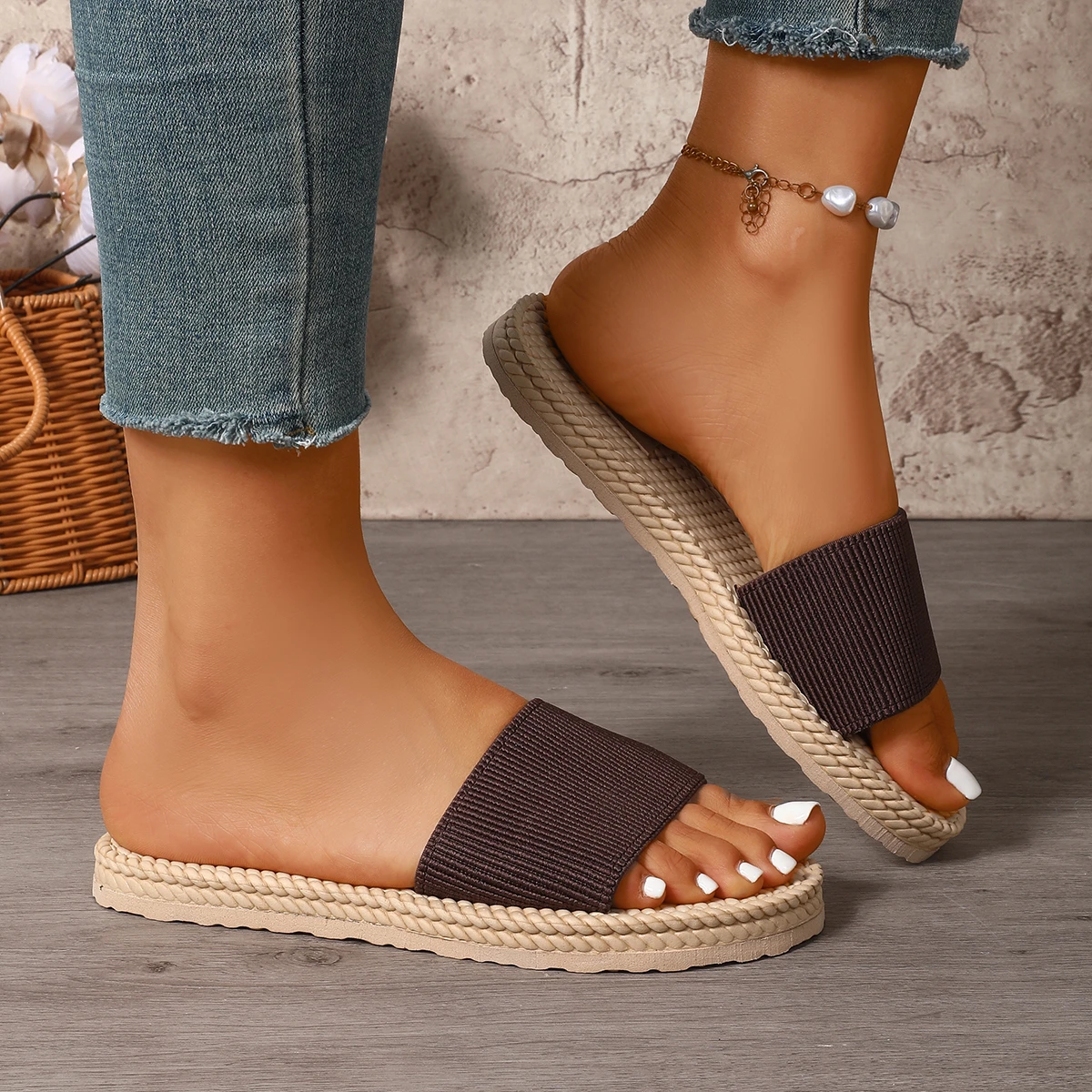 

Women Slippers Comfortable Soft Sole Shoes Fashion Non-slip Wear Slippers Lightweight Cool Flat Sandals Trend Slides Women