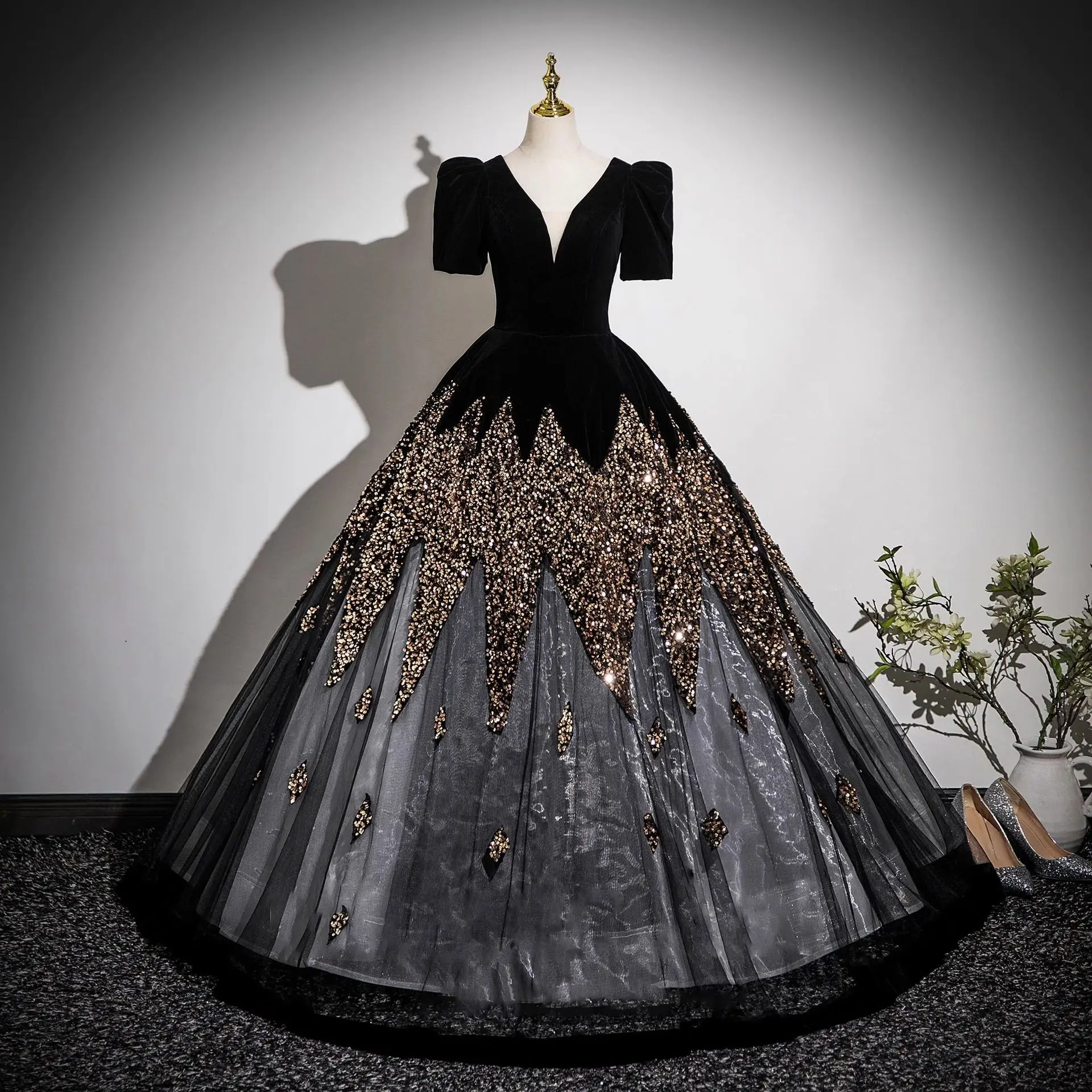 Black evening dress, high-end sequins, student art exam vocal solo performance hosting Pengpeng princess skirt