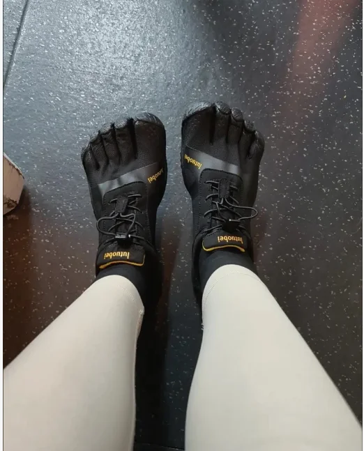

Best Selling Squat Hard Pulling Shoes Neutral Soft Sole Indoor Fitness Shoes Black White Weightlifting Training Shoes