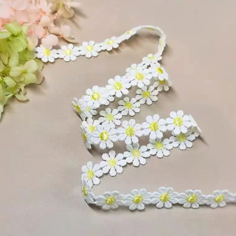 DIY 2,4 cm de ancho Margarita collar puño ropa para mascotas 3,3 CM trébol de cuatro hojas 5CM accesorios de tela de flores