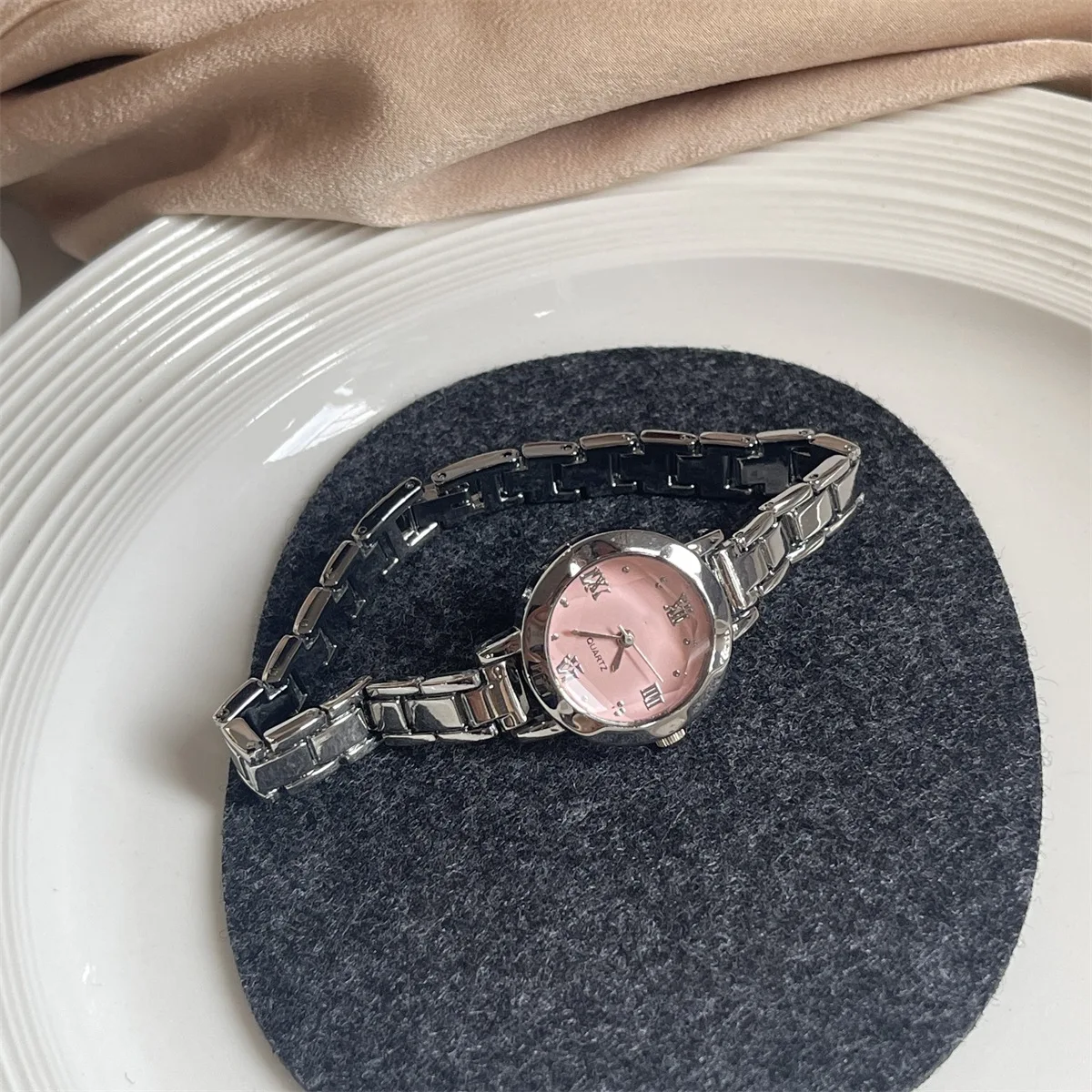 

Minimalist Round Small Dial Watch Student Forest Style Bracelet Steel Strap Simple Temperament Wristwatch Women Luxury Gifts