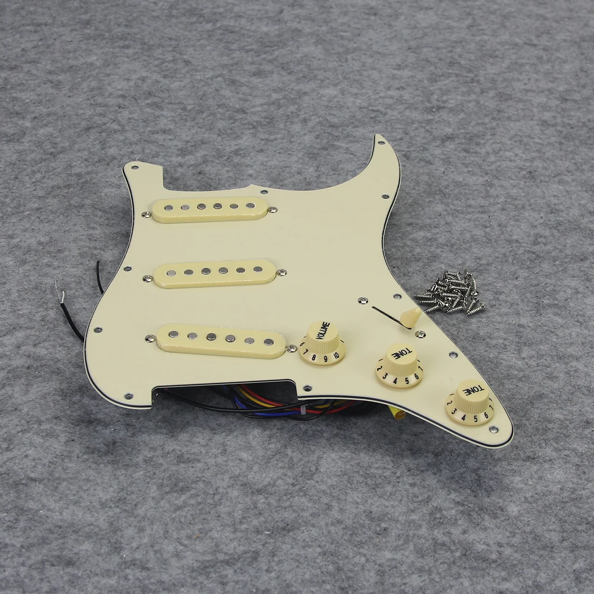 FLEOR Cream 3ply Alnico 5 Prewired Guitar Pickguard Loaded SSS ST 11 Holes + Back Plate Set