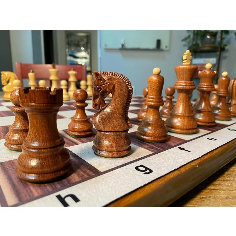 مجموعة شطرنج خشبية فاخرة مرجحة مقاس 3.75 بوصة. تصميم King Classic European Staunton الذي يتميز بمواد خشب البقس السنط المثالية