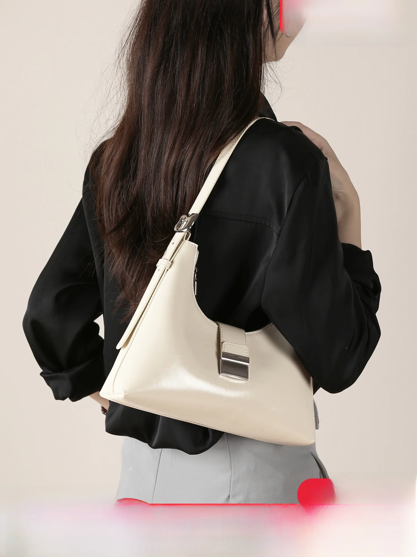 white-versatile-underarm-bag-2026-new-summer-fashion-single-shoulder-crossbody-bag-for-commuting-and-daily-matching