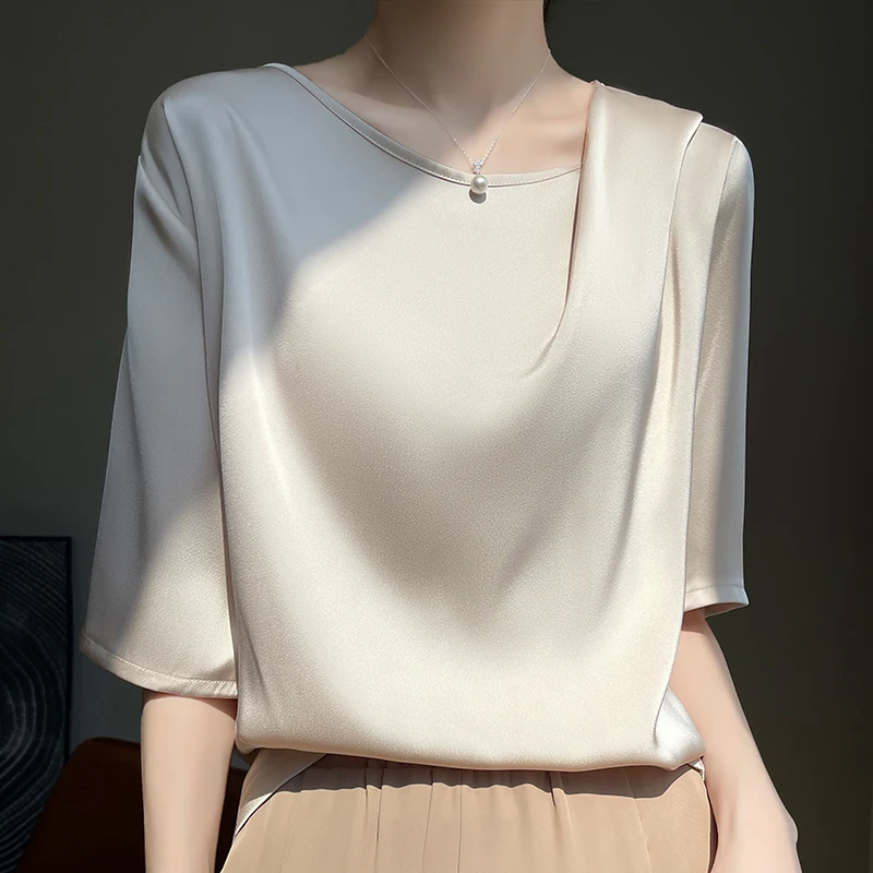 2023 Summer New Silk T-shirt Round Neck Smooth Pleated Satin Fashionable and Unique Design Feel Loose Half Sleeve Women's Top