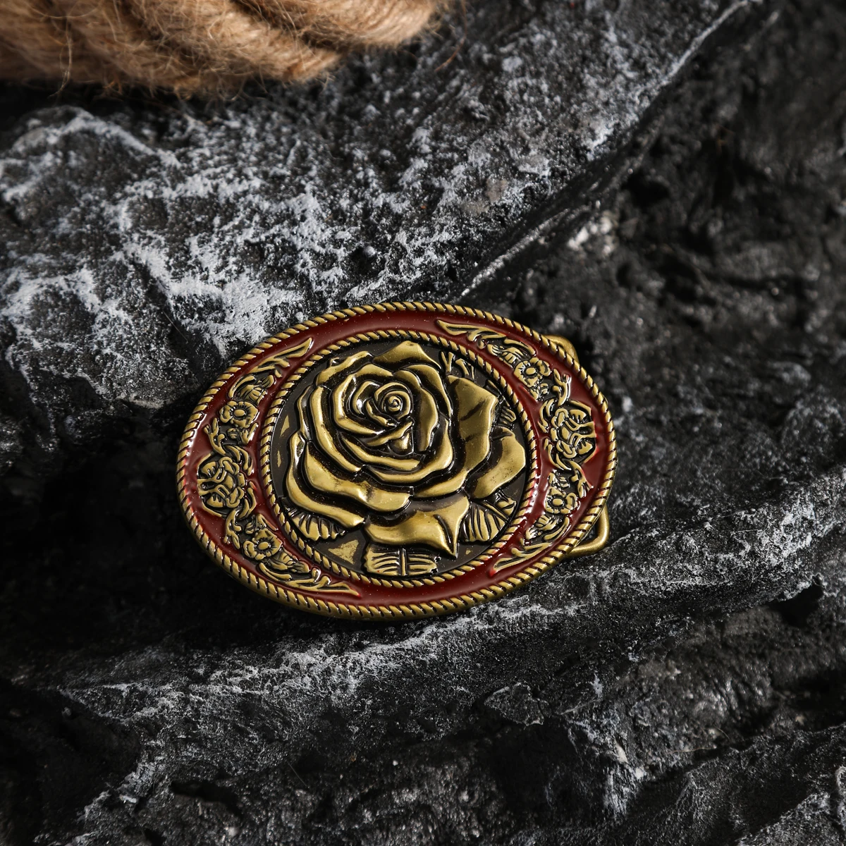 A Western-style metal belt buckle, a unique and retro belt buckle