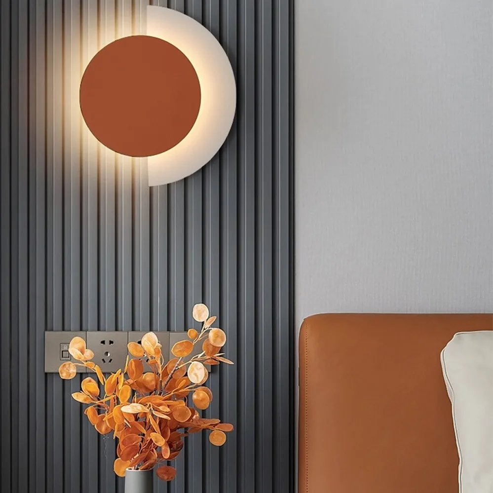 

Настенный светильник в скандинавском стиле, светодиодный прикроватный светильник для спальни, простой цветной дизайнерский креативный светильник для гостиной, коридора, кабинета, украшение для внутреннего освещения