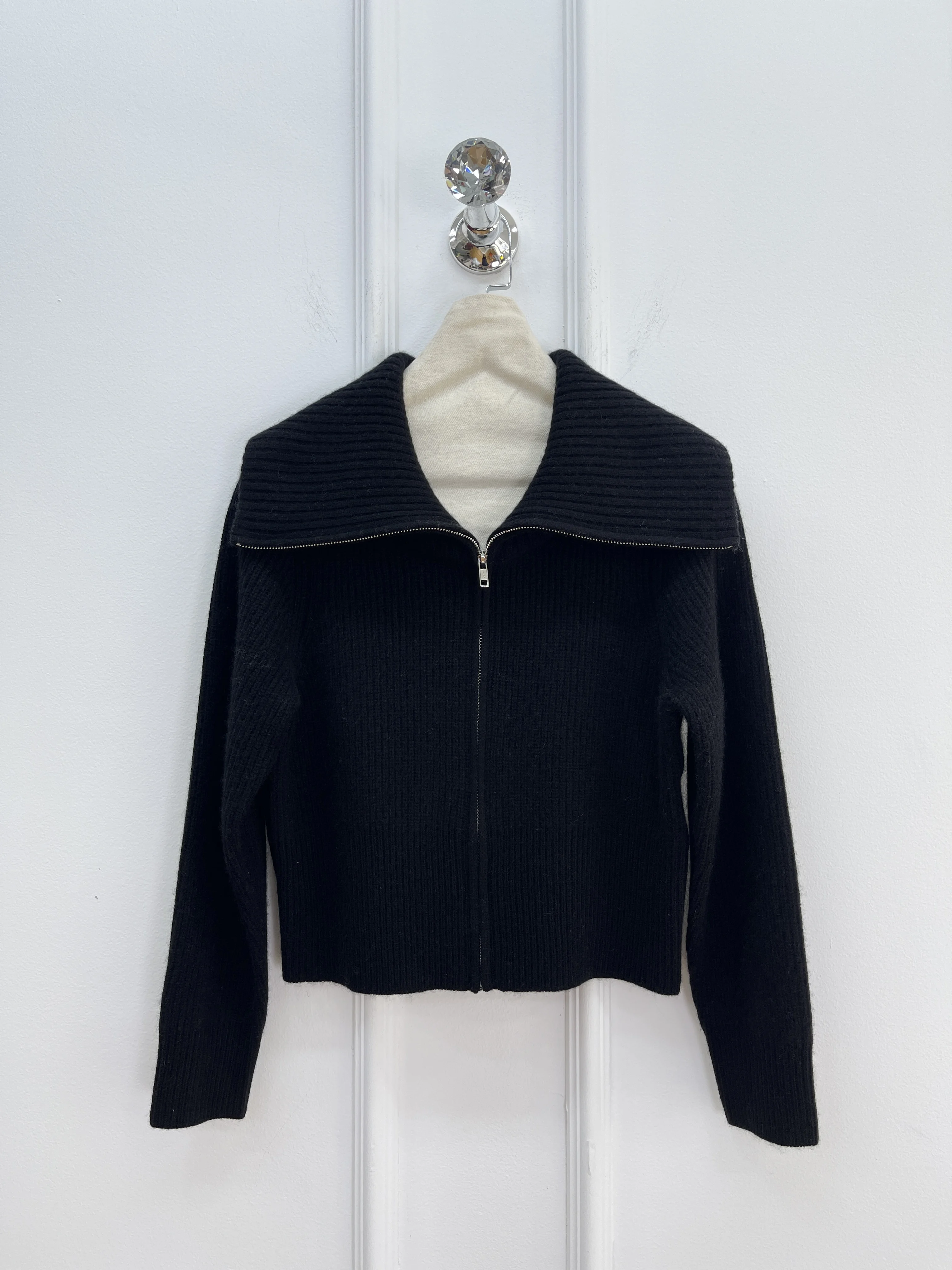 

Autumn And Winter High Quality Fashion Lapel Zipper Cashmere Knitted Cardigan For Women