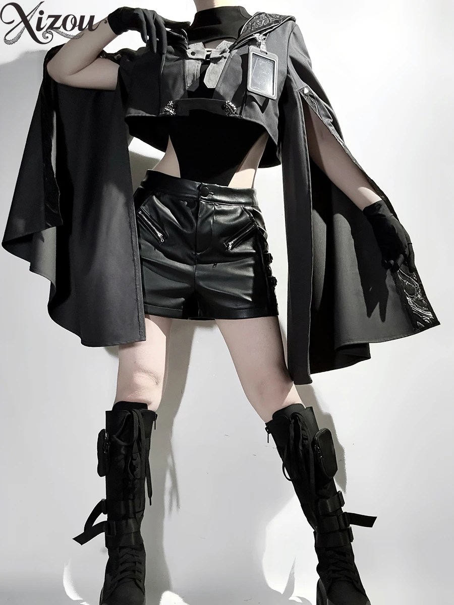 ชุดโกธิคโลลิต้า 3 ชิ้น ปี 2025 เสื้อคลุมสีดำ กางเกงหนังขาสั้น สไตล์พังก์ดาร์ก ชุดคอสเพลย์ปี 2025 แขนกระดิ่ง