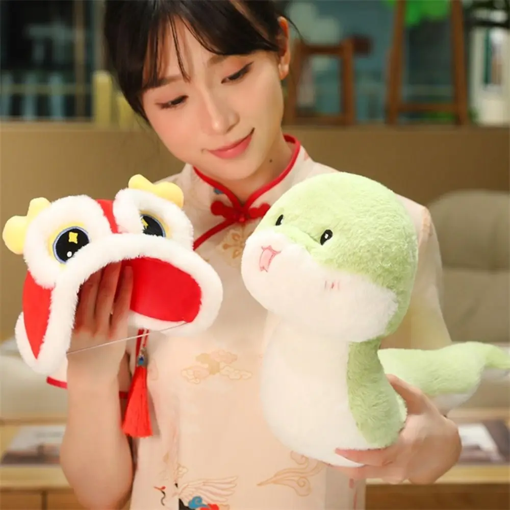 Novità 24CM serpente farcito giocattolo fiore leone danza serpente bambole di peluche ornamenti serpente kawaii capodanno mascotte ragazze giocattoli