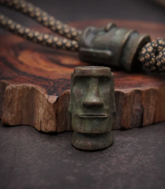 Hand-Made Bronze Easter Island statue/Moai Pendant EDC Umbrella Rope Pendant Beads Key Chain Accessories Paracord Beads