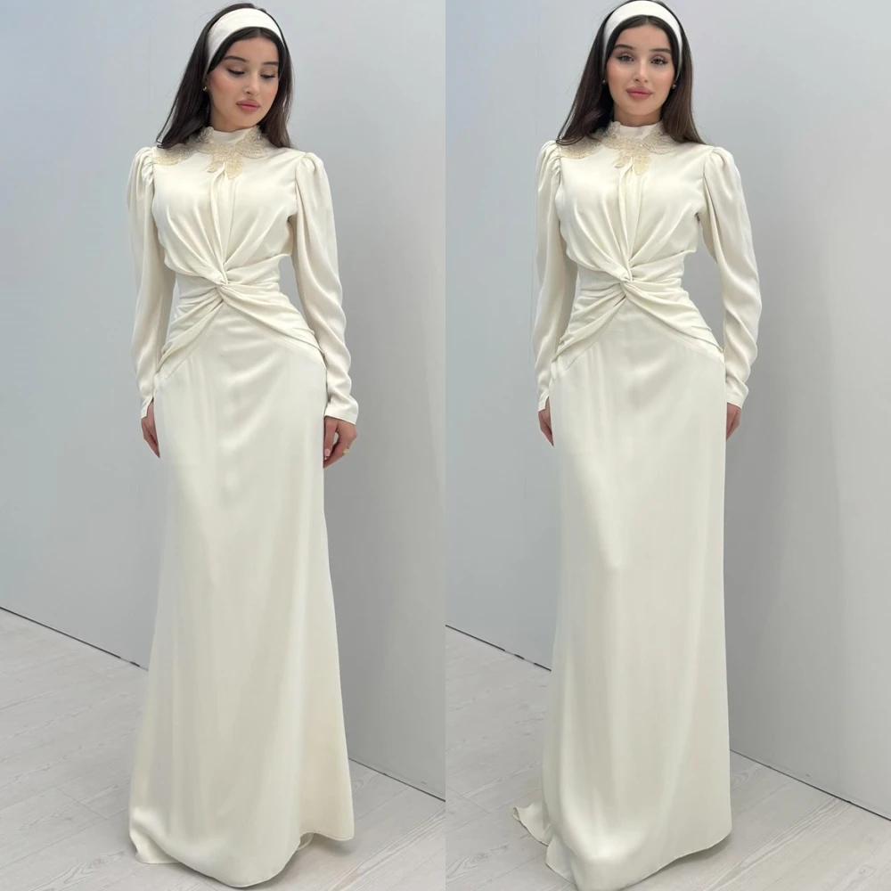 

Простое вечернее платье из джерси по индивидуальному заказу. Изысканные платья для выпускного вечера с длинными рукавами. Современные платья с высоким воротником и скользящим шлейфом.