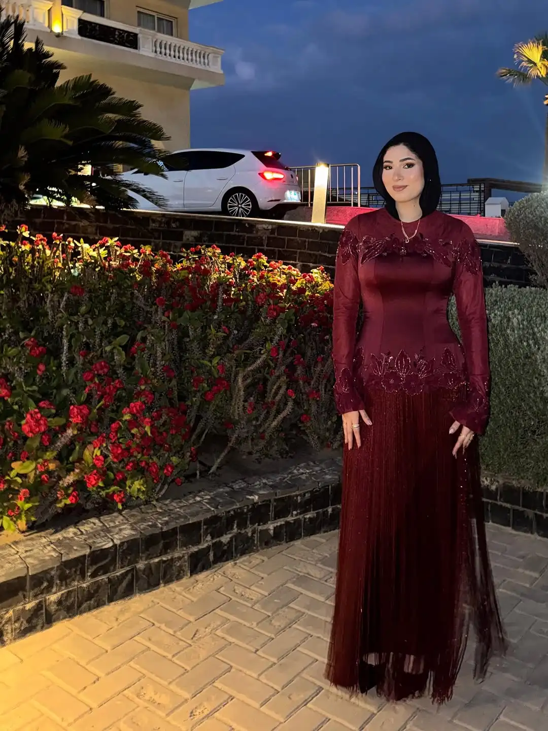 customized Arabic Evening Dresses High Neck Veil Burgundy Formal Women Prom Dresses Strapless Dubai Women Wedding Party Gowns