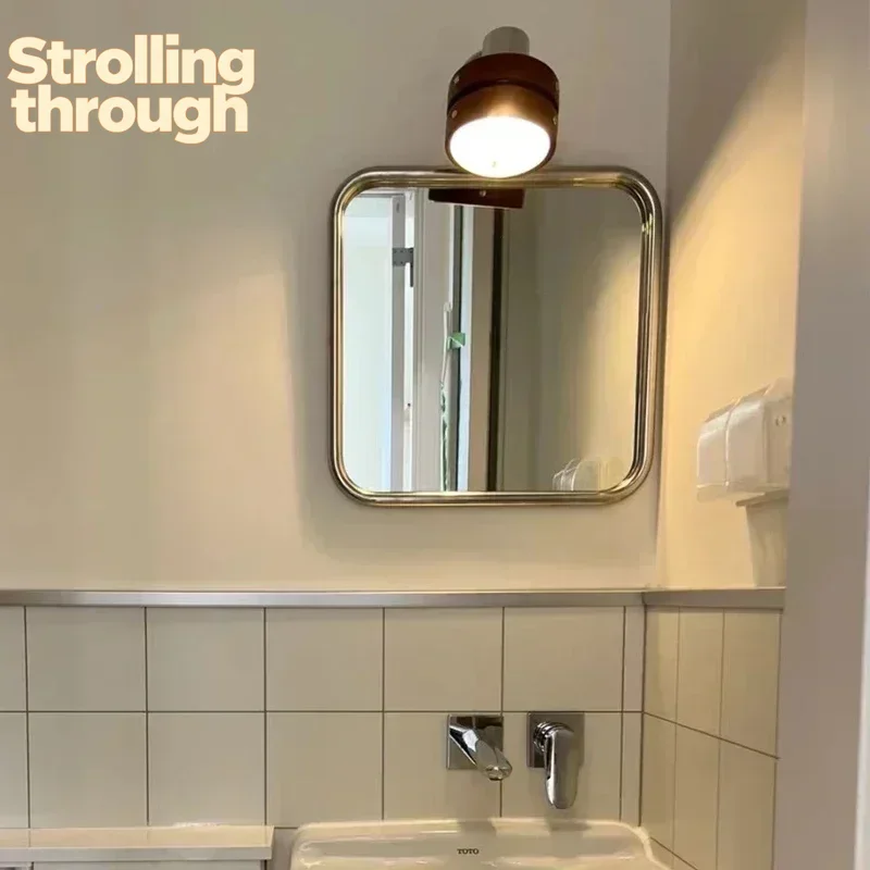 

Серебристое ручное зеркало для ванной комнаты, эстетичное, для душа, для мужчин, для макияжа, маленькое зеркало с милой рамкой, зеркало-палочка, украшение для дома