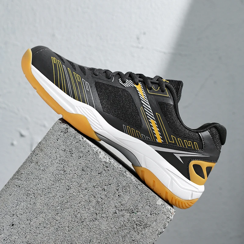 

2025 new volleyball sports shoes men's and women's universal badminton shoes size 36-46 professional tennis shoes