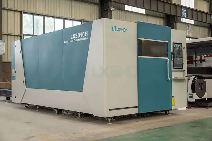 Máquina de corte do laser da fibra com tabela da troca, tampa da segurança, folha do metal, certificação do CE, 3000W, 6000W, 3015