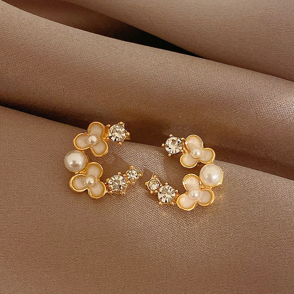 

1Pair Flower Earrings Small Pearl Studs Delicate Lightweight Women Jewelry Spring Summer Fashion Accessories Pearl Earrings