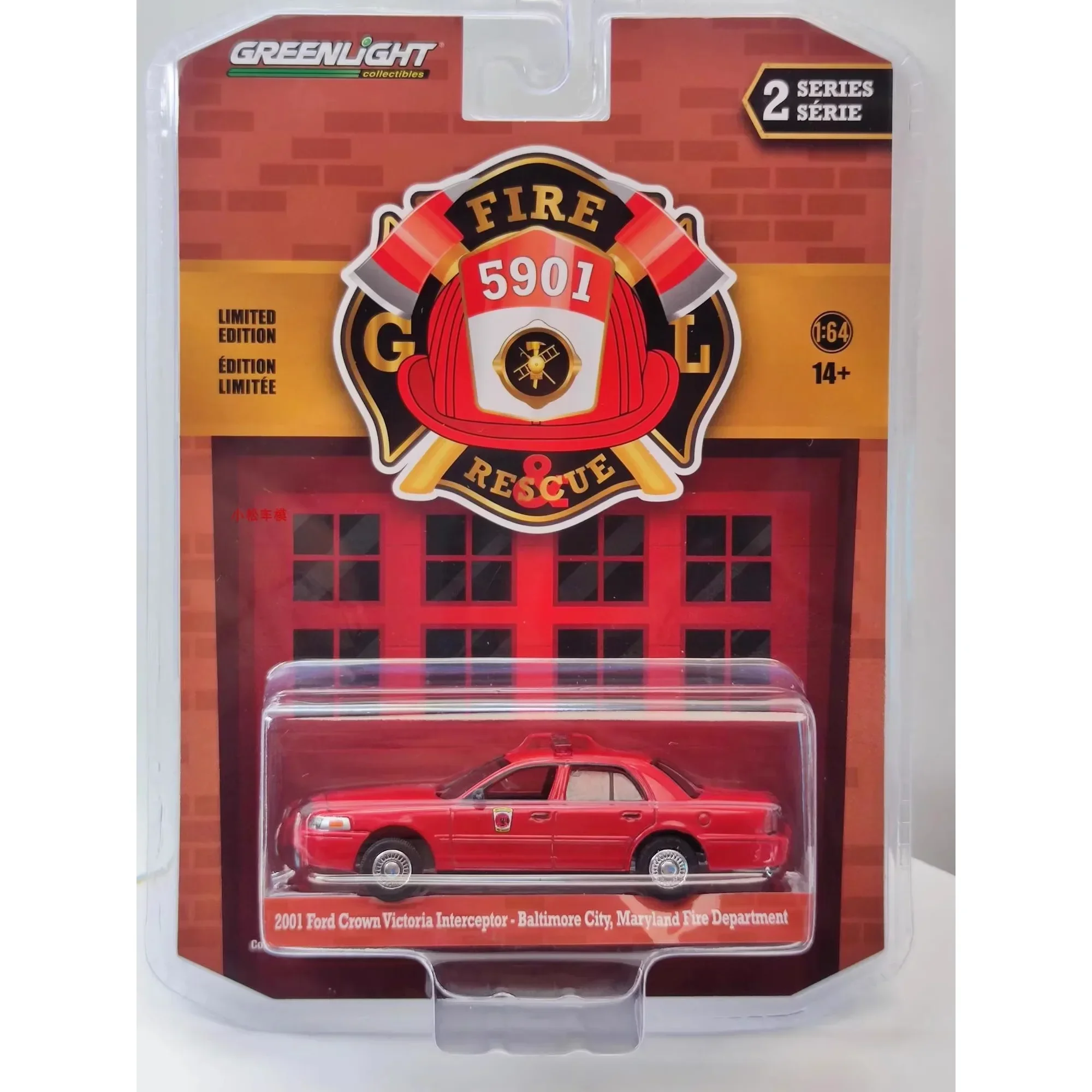 

1:64 2001 Ford Crown Victoria Interceptor High Simulation Alloy Car Model Collectible Toy Gift Collectibles Child ornament