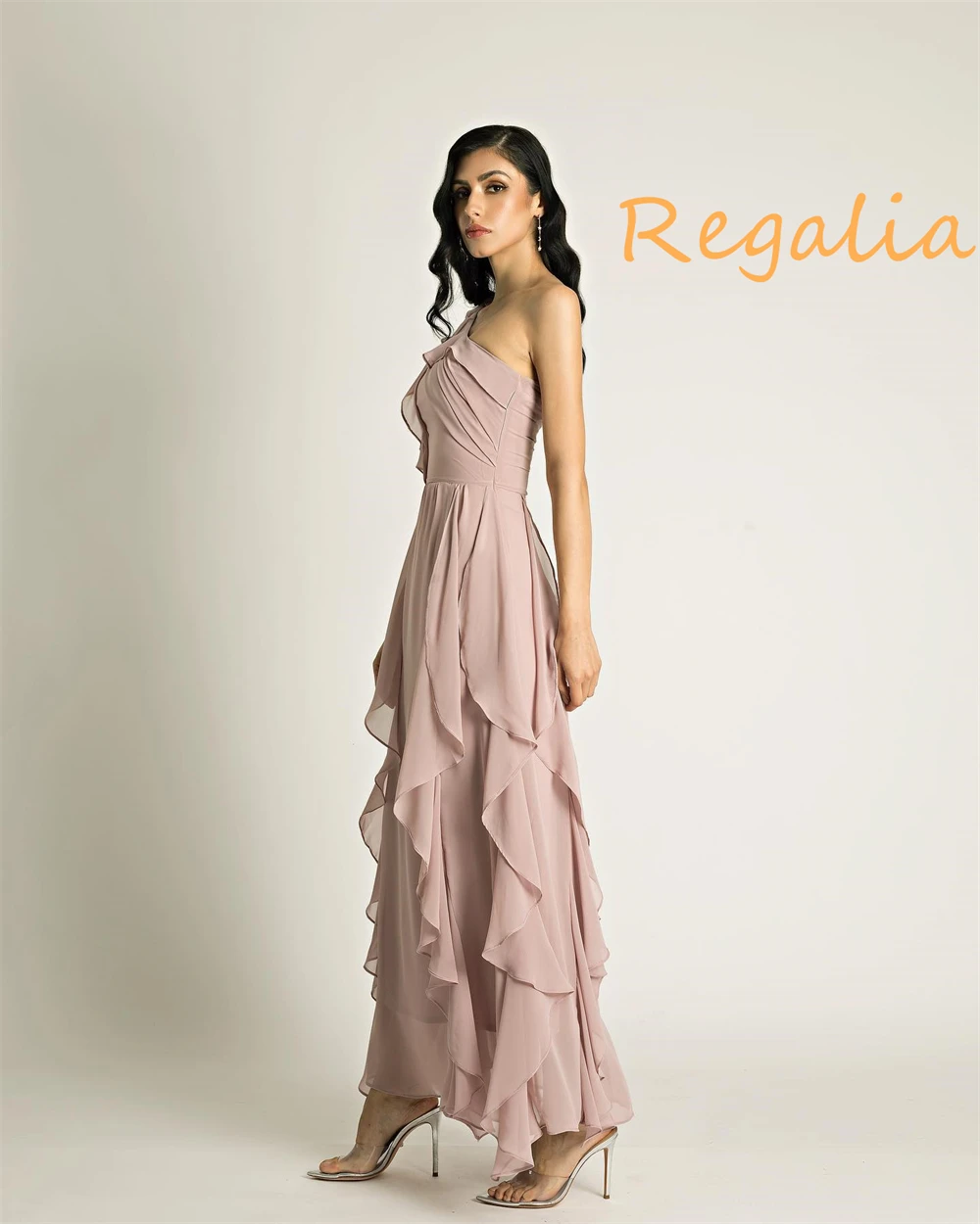 맞춤형 부드러운 쉬폰 이브닝 드레스 우아한 원 숄더 민소매 홈커밍 드레스 고품질 특별 행사 가운