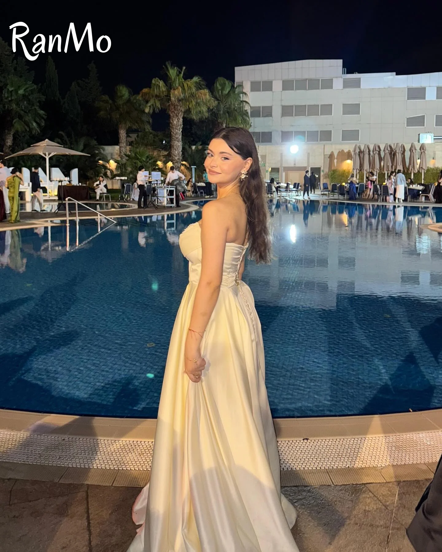 Ranmo 2025 Elegant Light Yellow Sleeveless Prom Dresses A Line Strapless Evening Dress Satin Floor-Length  Side Fork Prom Gown
