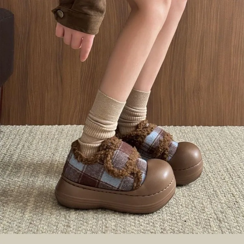 

Fashionable Korean-style Cute Furry Shoes for Women 2026 New Autumn and Winter, Versatile and Retro Outerwear with Fleece Cotton