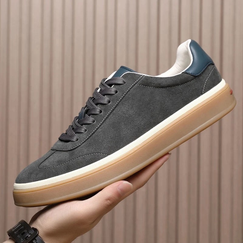 Frühlingsschuhe für Herren Echtleder Freizeitschuhe Modische Flache Skateboard-Schuhe Herren Schnür-Sneakers