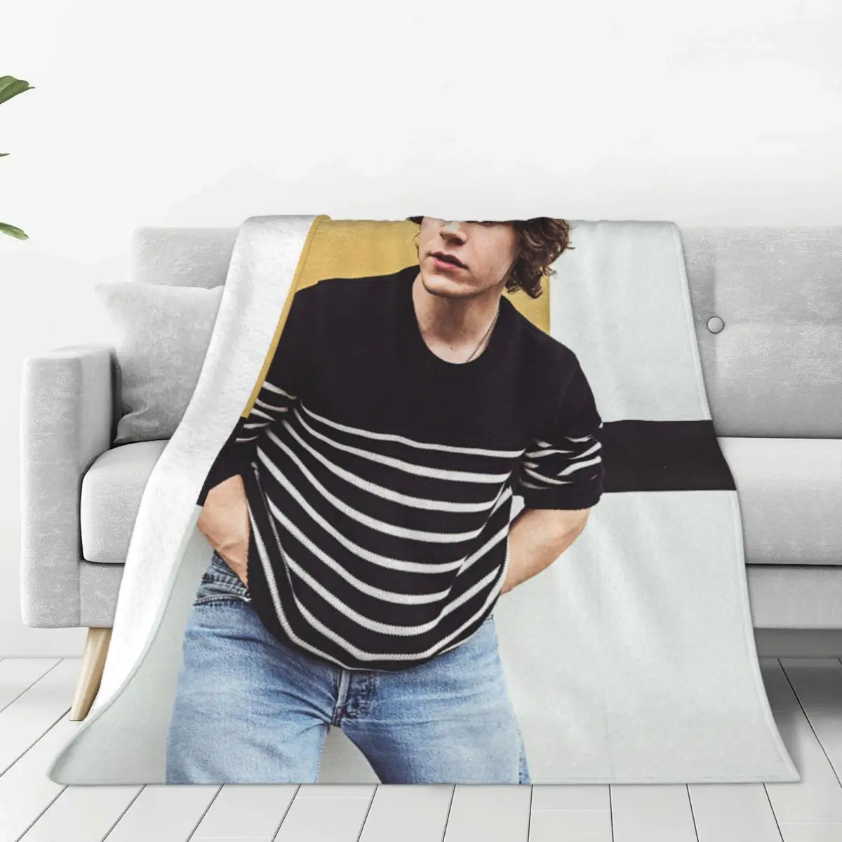 Evan Peters Knitted Blanket Movie Actor Plush Throw Blanket Bed Sofa Portable Soft Warm Bedsprea