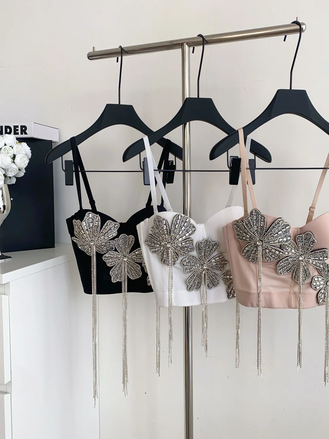 Elegant Diamond Embellished Off-Shoulder Vest Women's Summer Fashion Heavy Embroidery Tassel Design Beautiful Lady Top