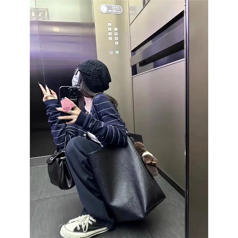 Cardigan lavorato a maglia a righe blu navy da donna inizio autunno nuova giacca maglione coreana alla moda e versatile