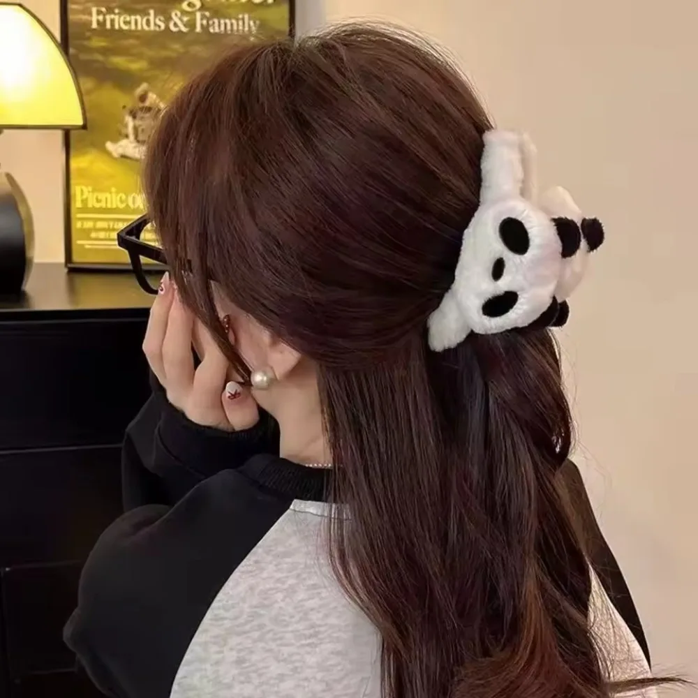 Cute Plush Panda Shark Hair Claw Women Large Size Cartoon Animal Acrylic Ponytail Holder Girls Fashion Hairpin Headwear Hairclip view 4