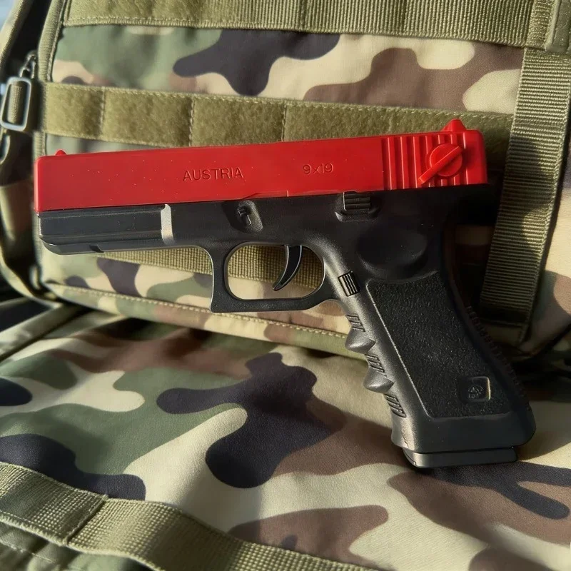 

Новый игрушечный пистолет G17 из сплава 2026 года, классический стиль, пластиковые пули, мощный, с большим радиусом действия, подарок для мальчиков
