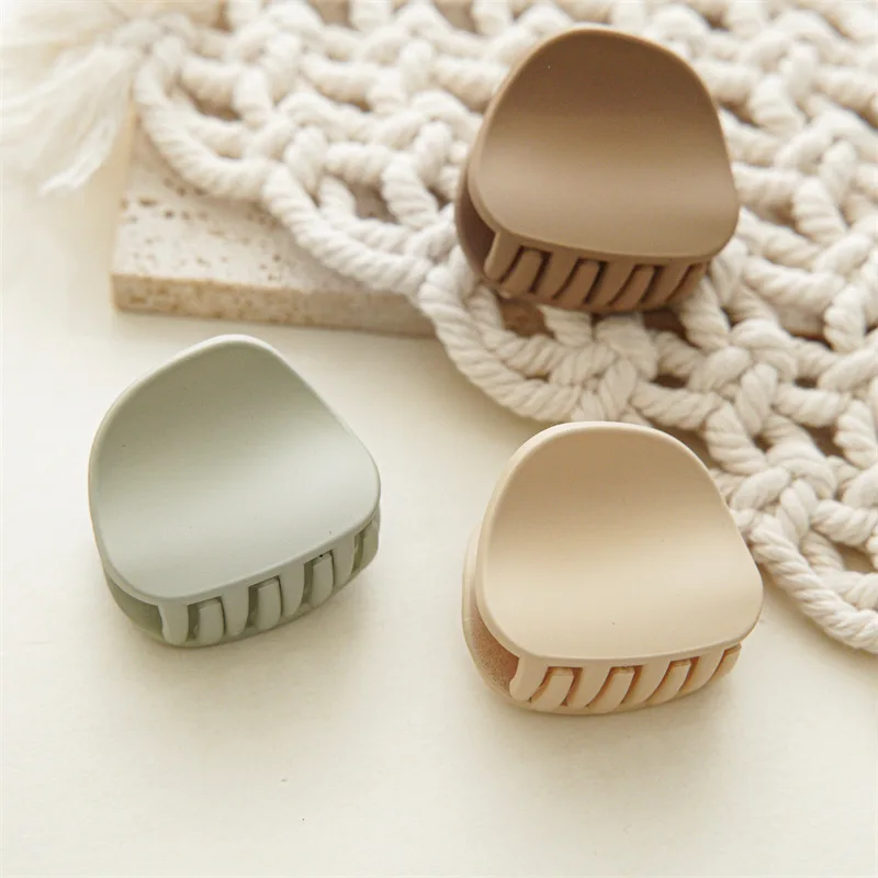 Frosted Half Round Small Hair Claw Geometric Ponytail Clip Simple Hairpin Barrettes Crab for Women Girl Hair Accessories Jewelry
