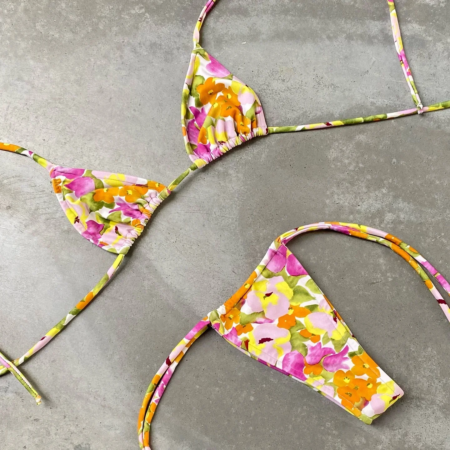 

Микро-бикини с эффектом пуш-ап, женские купальники, 2025 г., сексуальный купальник, бразильский комплект бикини, купальник с лямкой на шее, бикини, купальный костюм с принтом, пляжная женская одежда