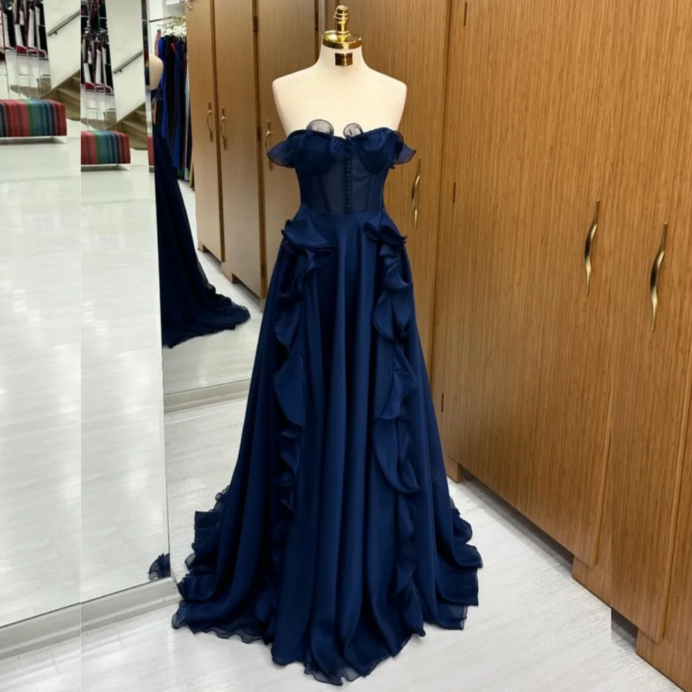 

Длинные платья трапециевидной формы без бретелек в китайском стиле с шармезом по индивидуальному заказу. Сложное сочетание.