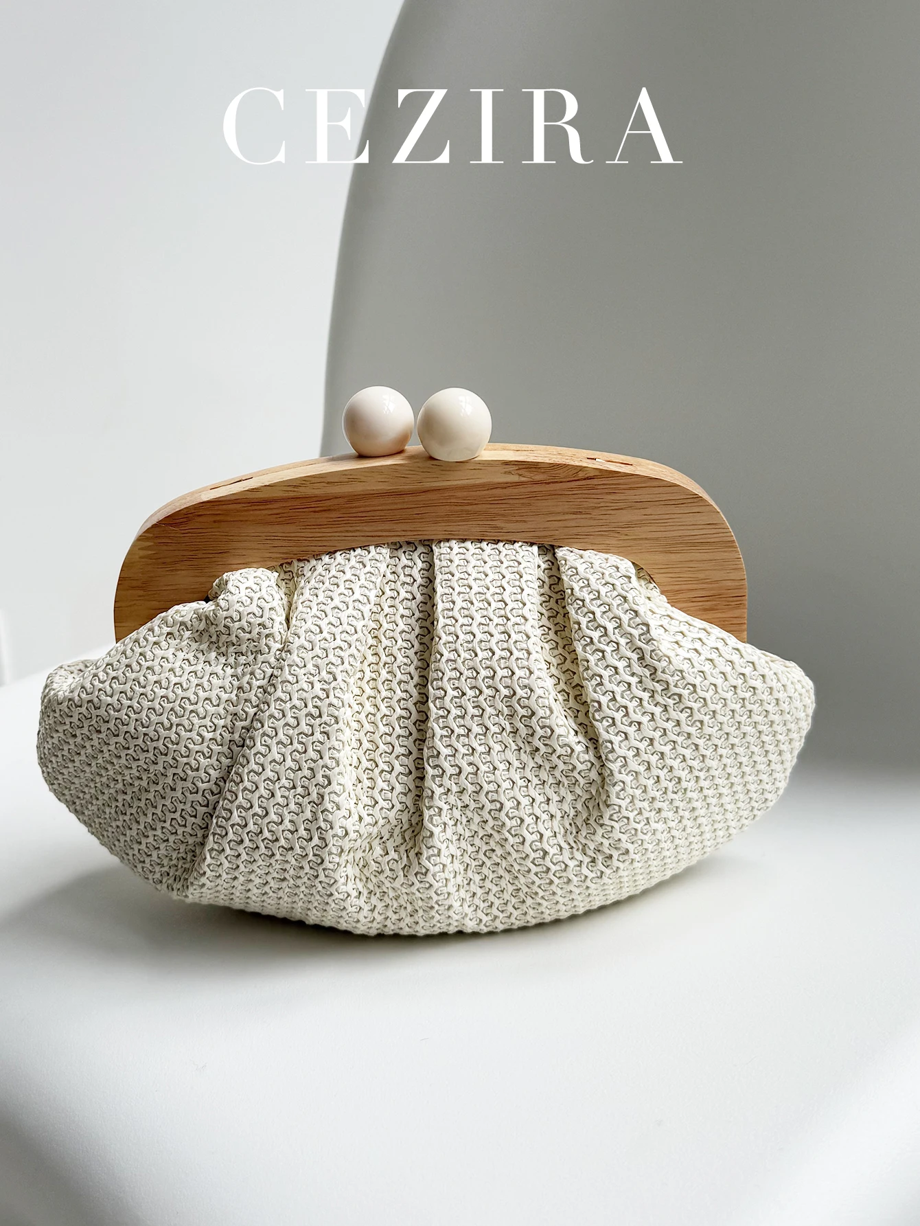 

CEZIRA Fashion Trends Ladies' Casual Straw Handmade Woven Clutch Bag Beach Handbag Long Chain Cross body Shoulder Purse Holiday