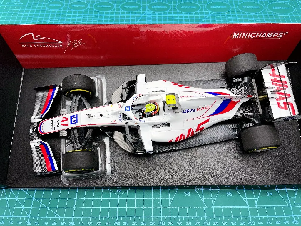 

Minichamps 1:18 F1 VF21 Мик Шумахер Бахрейн 2021, коллекционная статическая модель автомобиля из смолы и металла, подарок