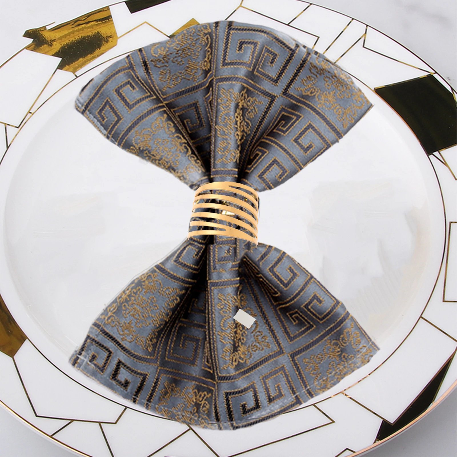 

12pcs Metal Napkin Rings Decorative Dining Table Setting Supply Festival Decoration Iron Napkin Holder Simple Chic Ring Kitchen