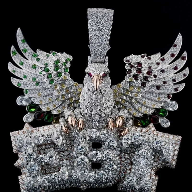 American Mozambican depraved three-dimensional pendant spreads its wings and raps hip-hop trendy men's necklace.