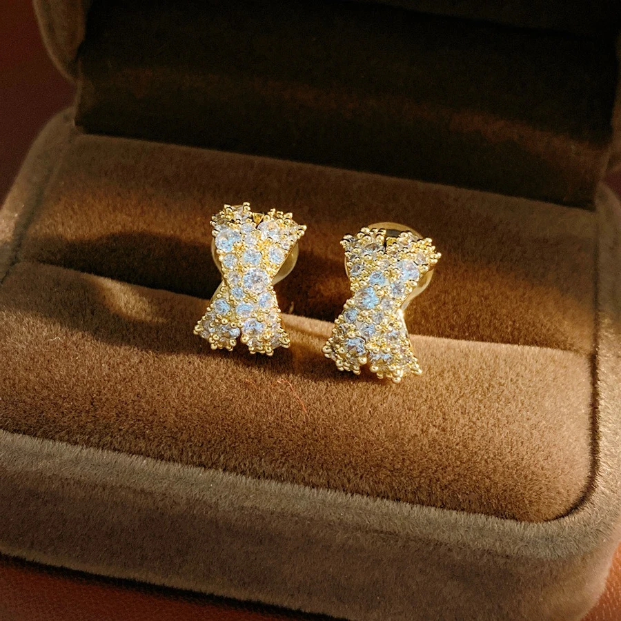 

18k Gold Plated Inlaid Zircon X Shape Clip Earrings for Women Men High Quality Copper Cross No Pierced Ear Cuffs Dailty Jewelry