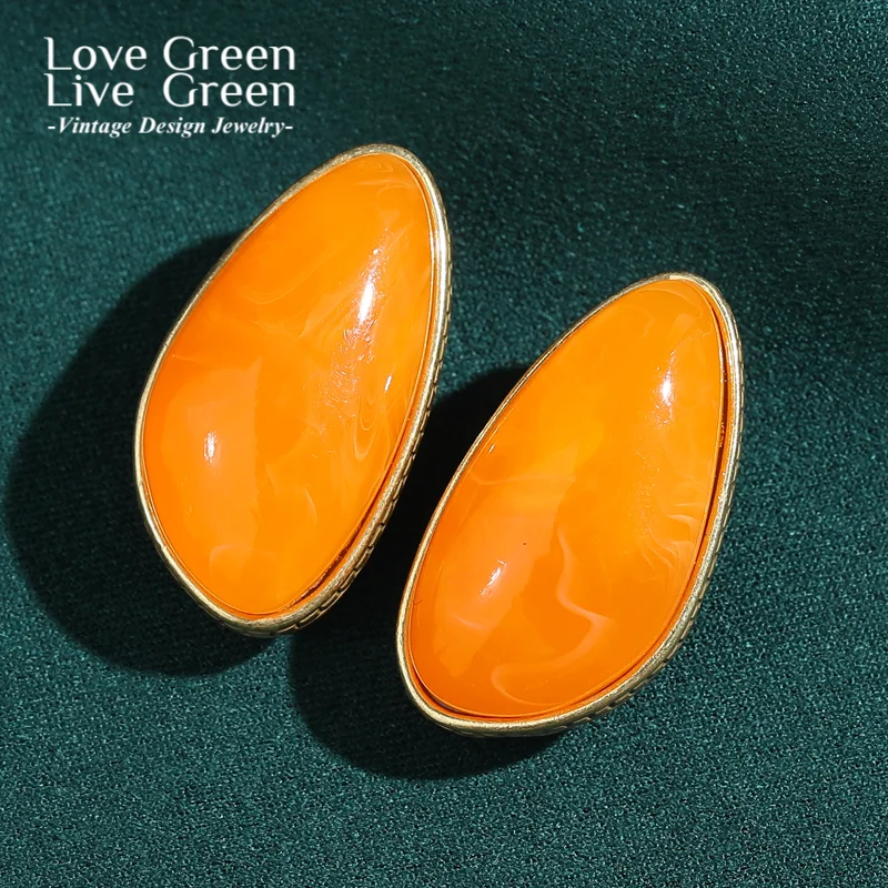 

Vintage Shaped Beeswax Yellow Stud Errings Natural Stone Gold Color For Women Jewelry 2025 New Festival Gift High Quality Luxury
