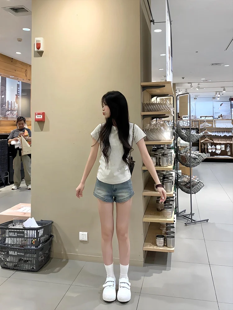 

Джинсовые брюки с высокой талией, женские летние брюки 2024, новые широкие брюки трапециевидной формы для похудения, прямые шорты небольшого размера, тонкая модель