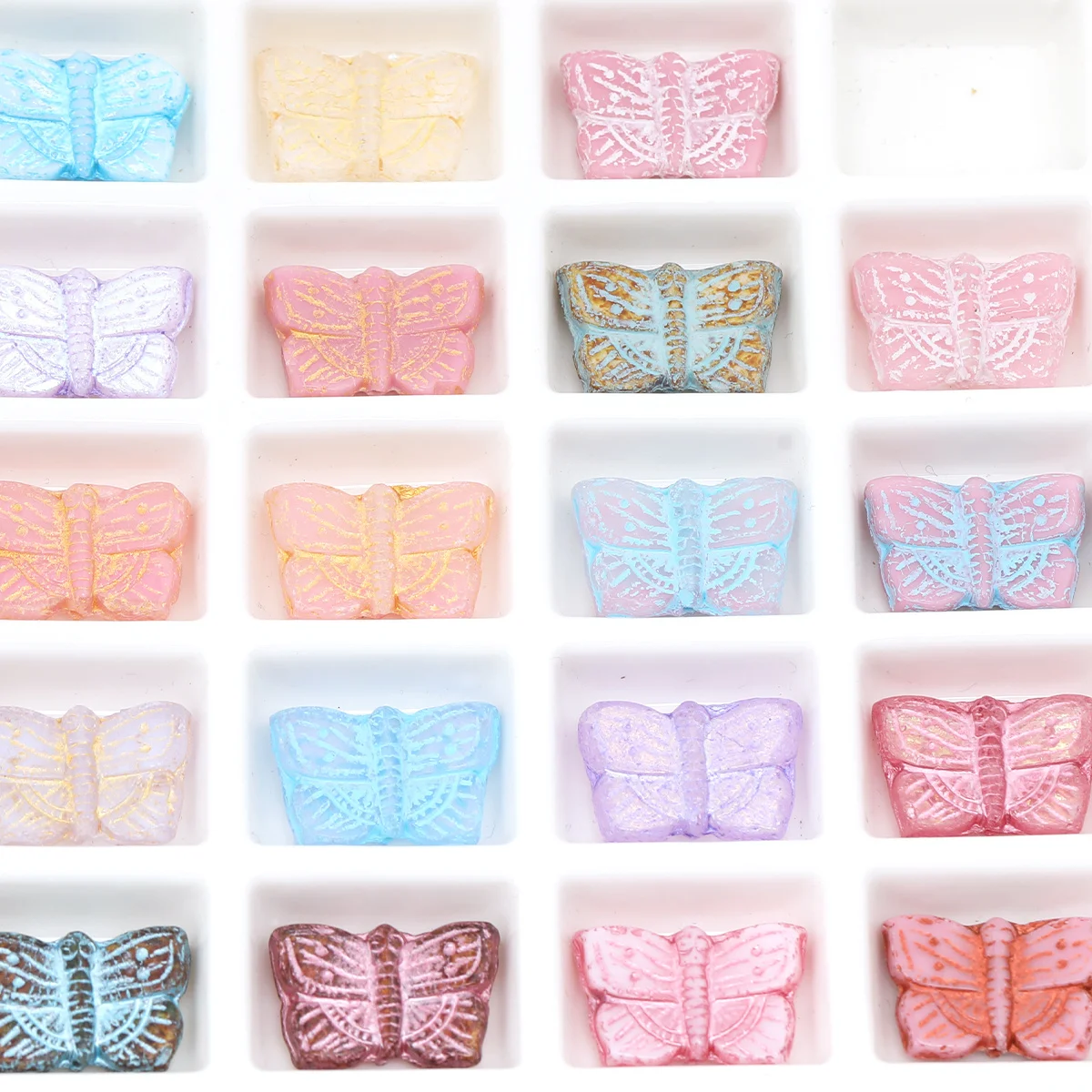2pcs/6pcs Random Color Vintage Embossed Butterfly Glass Beads, 13×20mm DIY Beads for Jewelry Making Necklace Bracelet