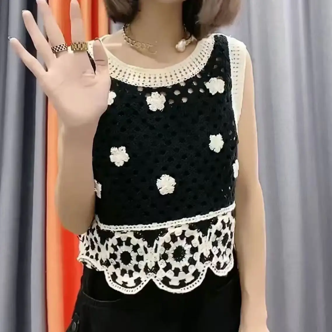 

Korean Style Vintage Color-Block Sleeveless Vest Sweet Floral Hollow out Crochet Knit Women's Summer Top