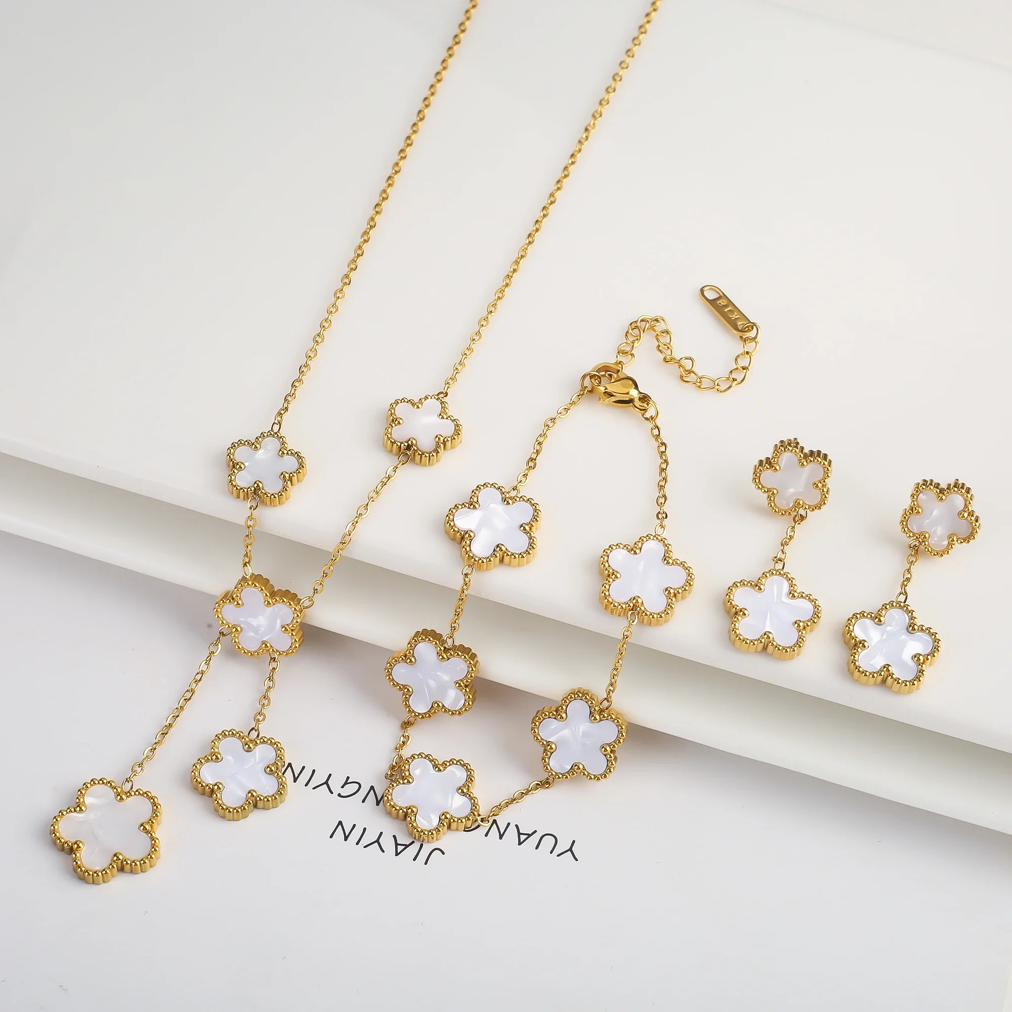 Hot stainless steel five-leaf flower women's necklace jewelry Bracelet earrings Jewelry party gift shamrock