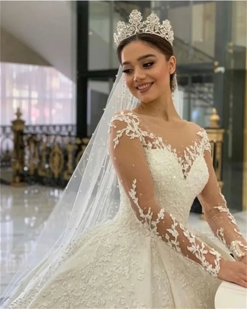 Customized Princess Ball Gown Wedding Dresses Long Sleeves Lace Appliques Beaded Gorgeous Bride Wedding Gowns Ivory Court Train