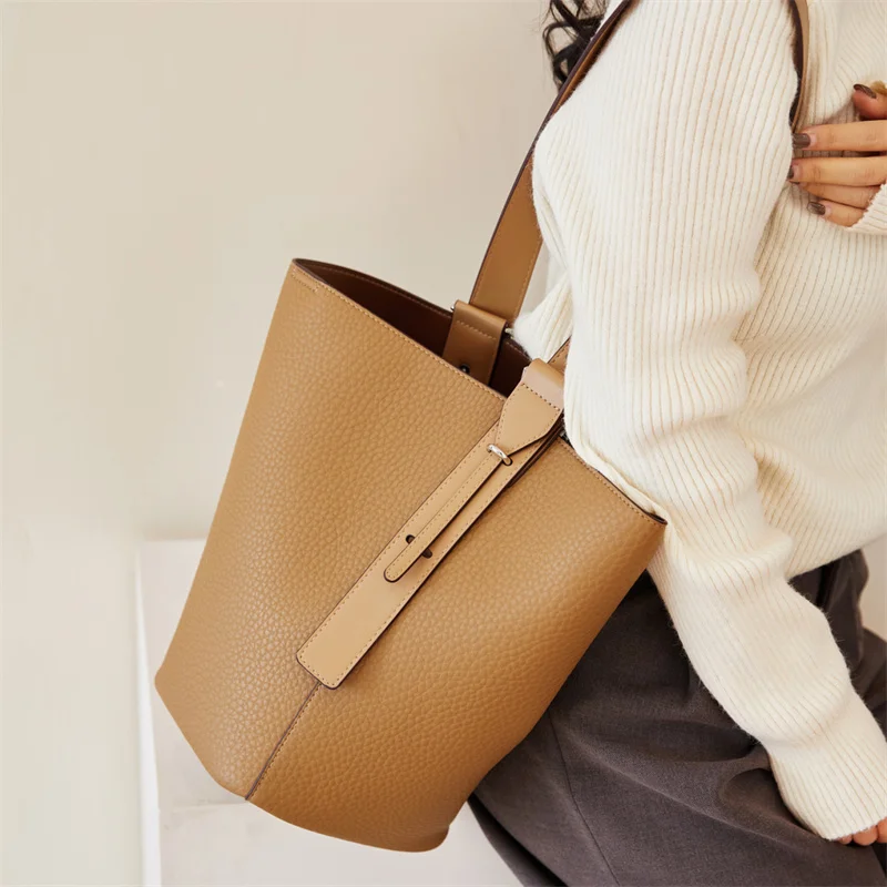 

Brand Luxury Designer Leather Large Bucket Bag for Women Totes Woman Shoulder Bags Ladies Handbag Female Stylish Trendy Carrier