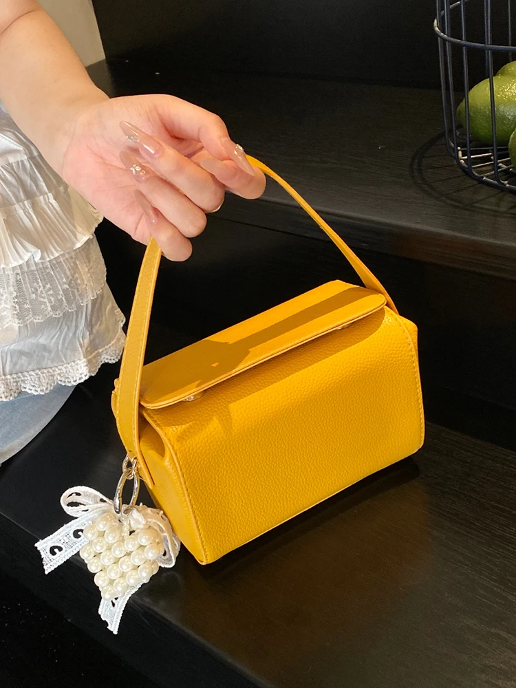 

New Trend Women Small Square Bags Exquisite Pendant Magnetic Buckle Shoulder Crossbody Bag Korean Style Fashion PU Handbags